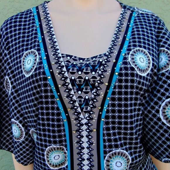 EUC JM COLLECTION Blue, Black & White Abstract Designed Short Sleeve Tunic - Picture 3 of 10